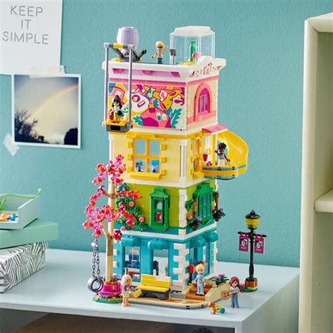 LEGO Friends Heartlake City Community Center。